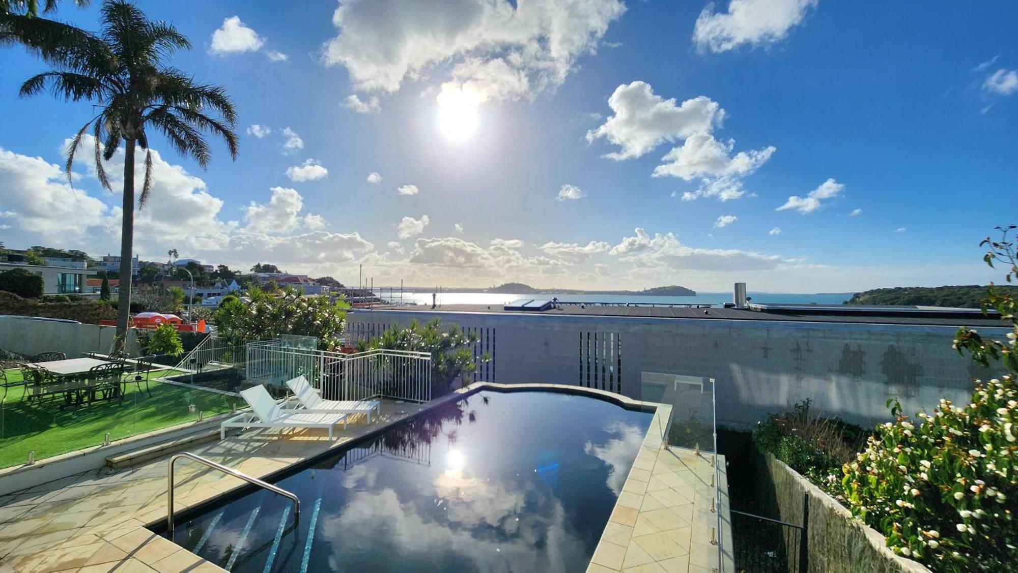 Orakei Grandeur Mansion With Sea Views & Pool Villa Оукланд Екстериор снимка